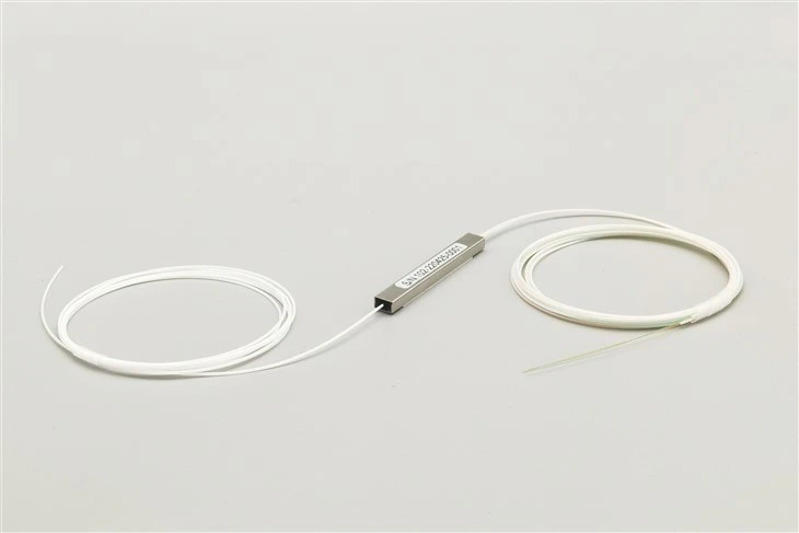1 × 2 Plc kiudjaotur, ilma pistikuta