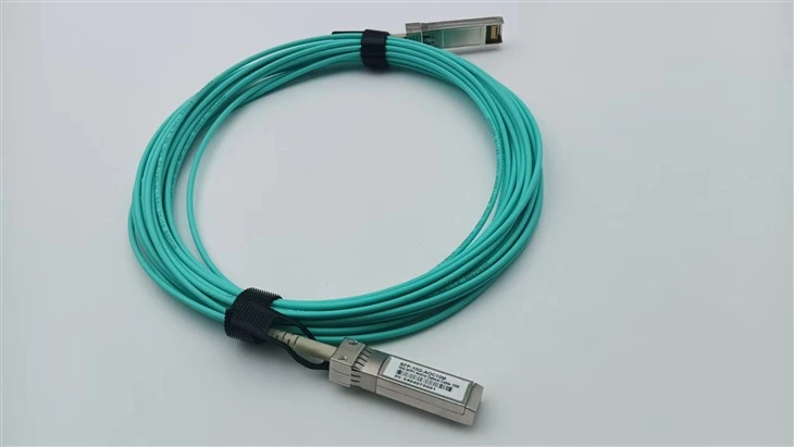 40G QSFP+ aktiivne optiline kaabel (AOC)