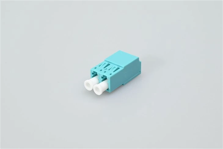Hiina LC LC duplex fiiberoptiline adapter