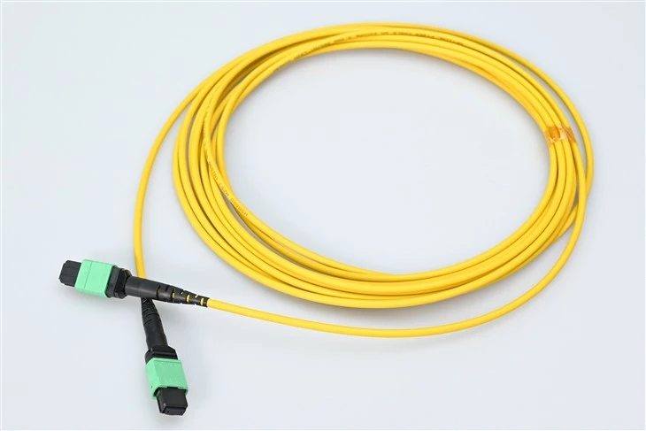 MTP MPO Fiber Patch Juhtmed SM SX KOLLANE